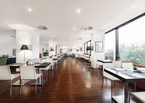 Main 8 gastronomy hotel barceloo praha 225 29405