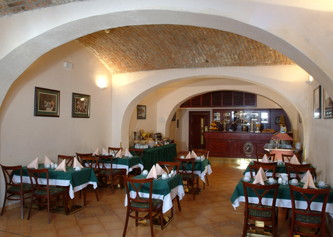 Main carlton breakfast restaurant