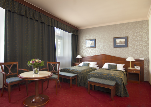 Main carlton double room 02