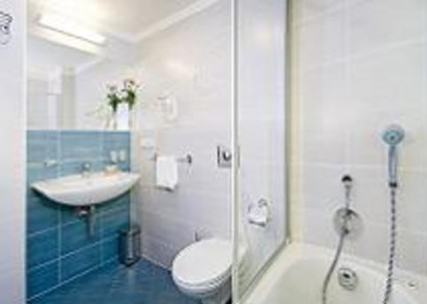 Main ehrlich bathroom