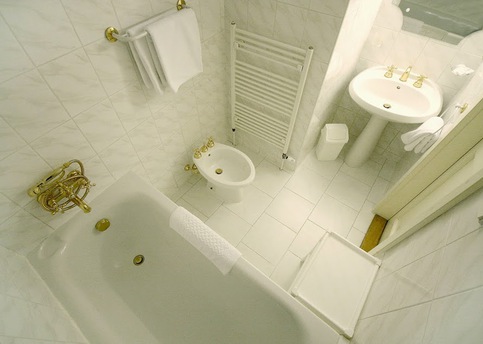 Main the red lion 12