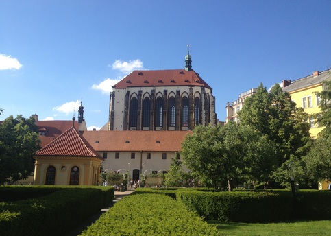 Main kostel panny marie snezne